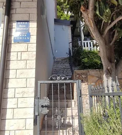 Adrian Apartman