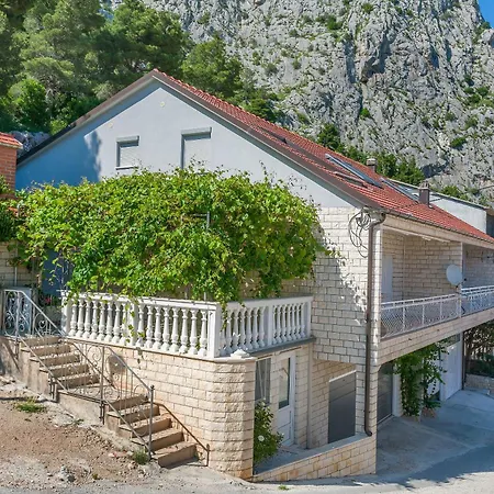 Adrian Apartman *
