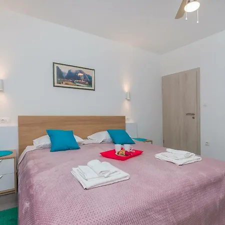 Adrian Apartamento Omiš