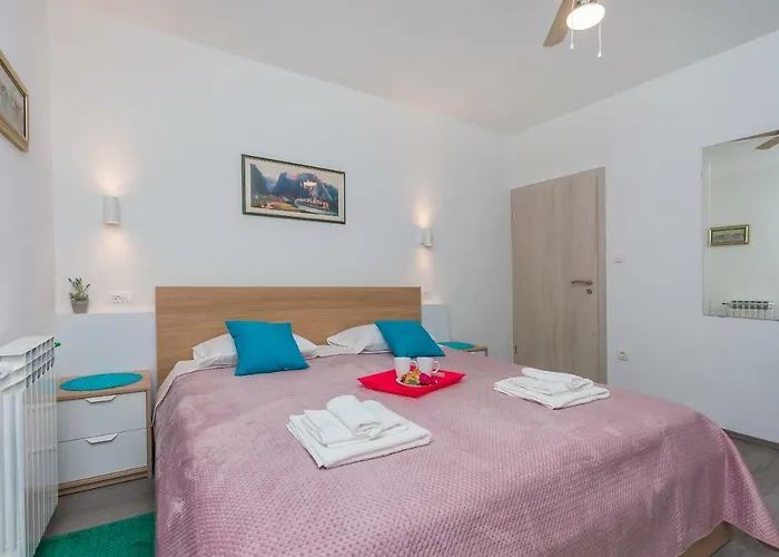 Adrian Appartamento Omiš